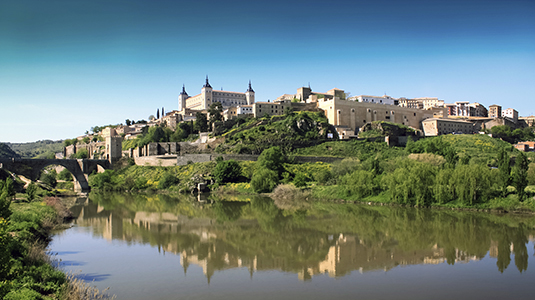 Toledo, vista del Alcazar desde el Tajo